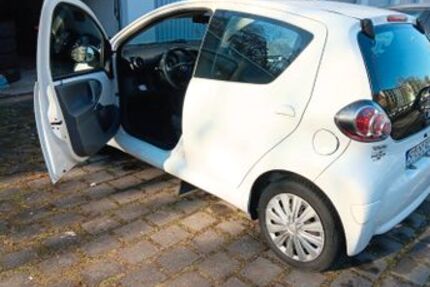 Toyota Aygo (X) 127.000 km 2.150 &euro; Stuttgart 70195