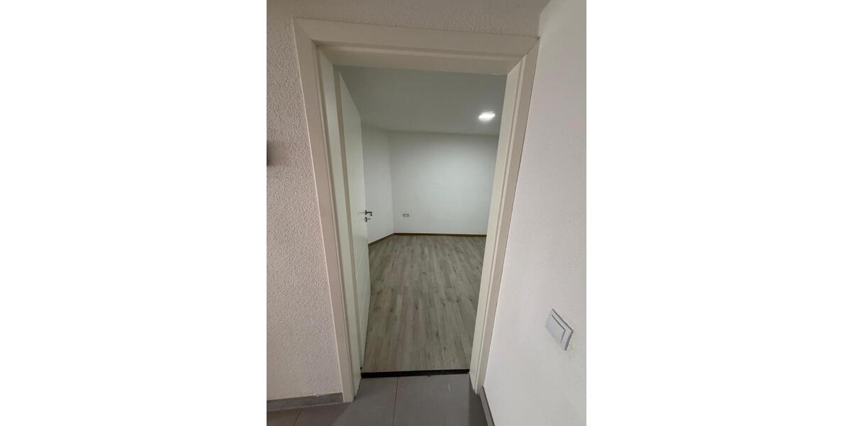 Erdgeschoßwohnung Kirchheim am Neckar - 3 Zimmer, 65 m&sup2;, 880&euro; | Angebot:25300835