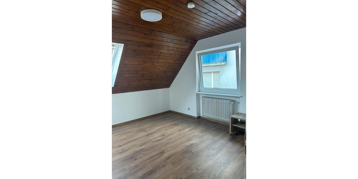 Dachgeschoßwohnung Lauffen am Neckar - 2 Zimmer, 43 m&sup2;, 950&euro; | Angebot:27537285