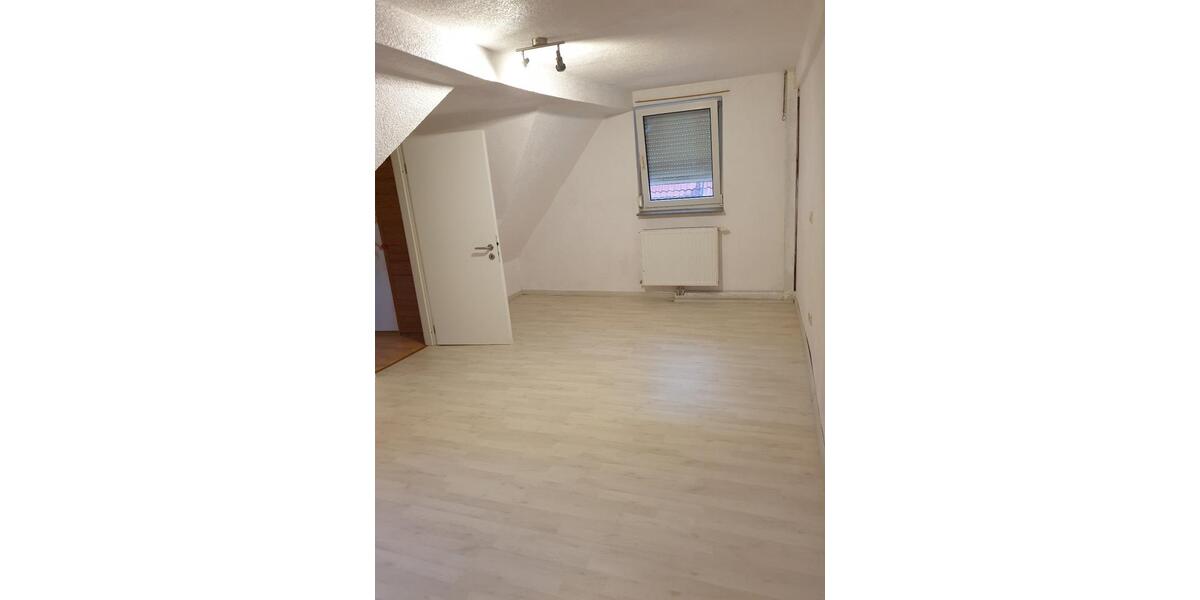 Doppelhaushälfte Brackenheim - 4 Zimmer, 148 m&sup2;, 310.000&euro; | Angebot:27202309