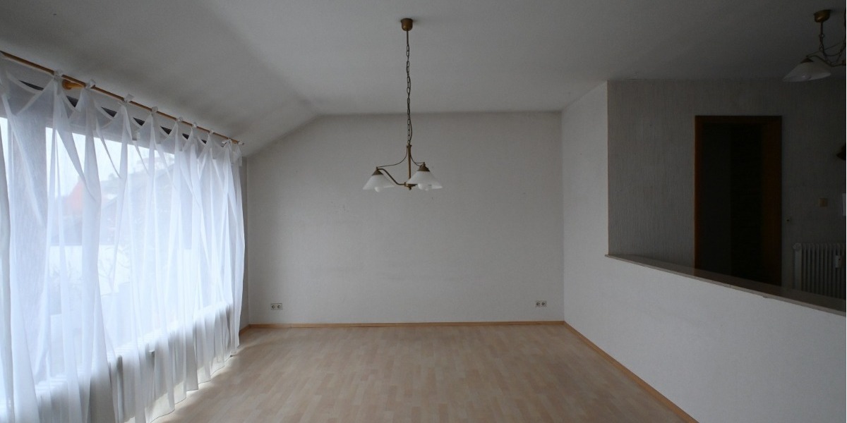 Einziehen, gestalten, wohlfühlen – Ihr Zuhause mit Schlossblick - Dachgeschoßwohnung Vaihingen | Angebot:24862389