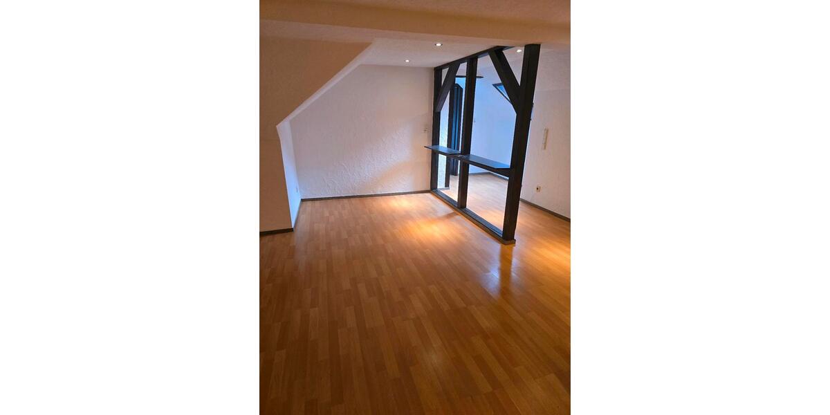 Dachgeschoßwohnung Wernau (Neckar) - 5 Zimmer, 120 m&sup2;, 1.550&euro; | Angebot:26129560