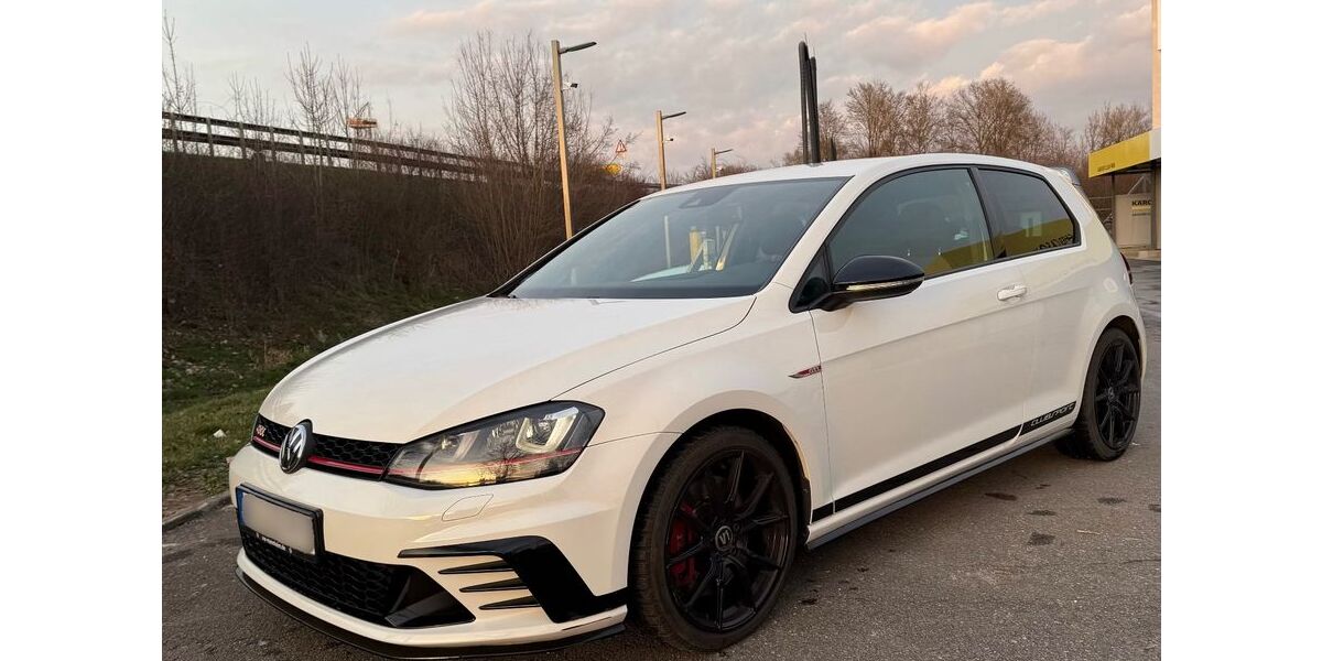 VW Golf 81.834 km 24.490 &euro; Denkendorf 73770