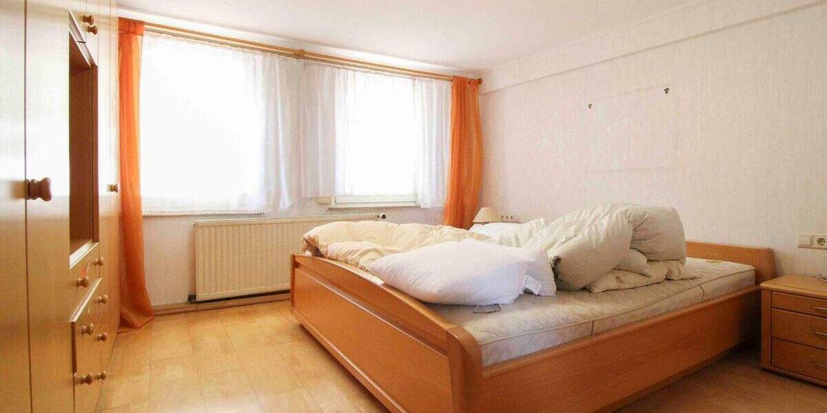 Mehrfamilienhaus, Wohnhaus Stuttgart Heumaden - 9 Zimmer, 154 m&sup2;, 398.000&euro; | Angebot:25718008