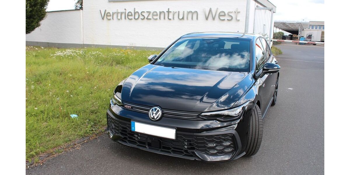 VW Golf 28.000 km 34.990 &euro; Untergruppenbach 74199