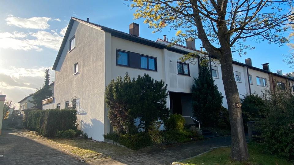 Reihenhaus Stuttgart Mühlhausen - 7 Zimmer, 188 m&sup2;, 699.000&euro; | Angebot:27503064