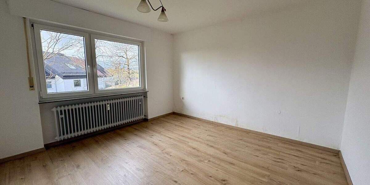 Mehrfamilienhaus, Wohnhaus Leonberg Gebersheim - 7 Zimmer, 173 m&sup2;, 579.000&euro; | Angebot:25704346