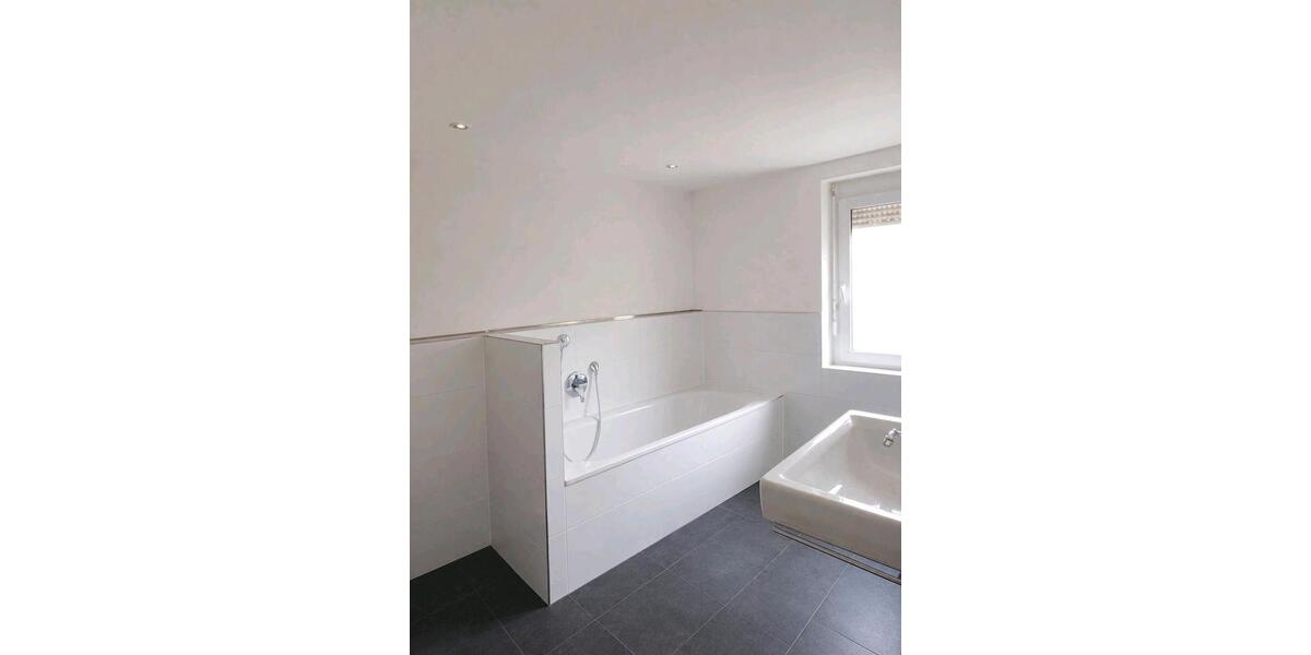 Erdgeschoßwohnung Esslingen am Neckar Brühl - 3.5 Zimmer, 98 m&sup2;, 1.450&euro; | Angebot:27553281