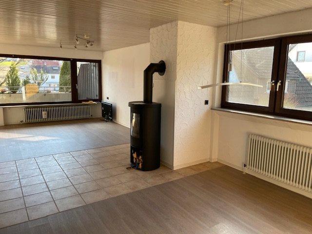 Etagenwohnung Oberboihingen - 6 Zimmer, 125 m&sup2;, 1.550&euro; | Angebot:26346927