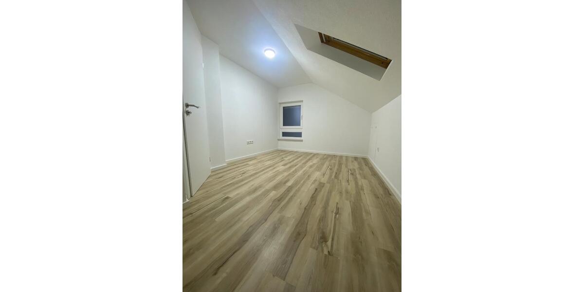Dachgeschoßwohnung Murrhardt - 2.5 Zimmer, 60 m&sup2;, 850&euro; | Angebot:26115612