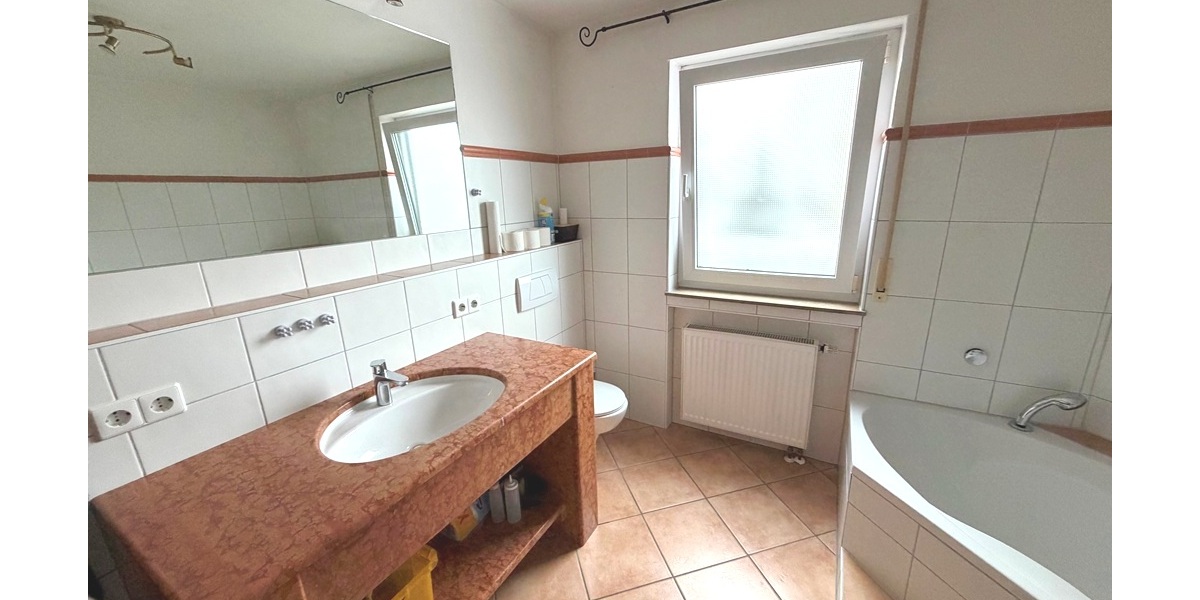 Ihr nächstes Erfolgsprojekt: Dreifamilienhaus mit Gewerbe & großem Bauland - Gewerbeobjekt Althütte Althütte | Angebot:26769962