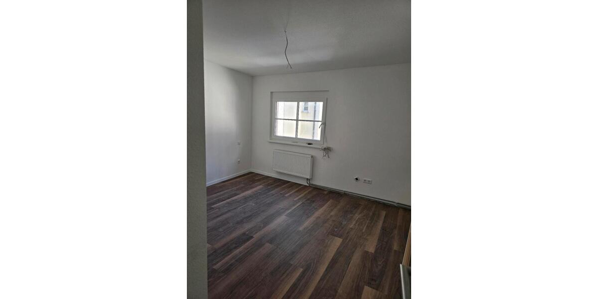 Etagenwohnung Stuttgart Zuffenhausen - 2 Zimmer, 60 m&sup2;, 1.200&euro; | Angebot:25267172