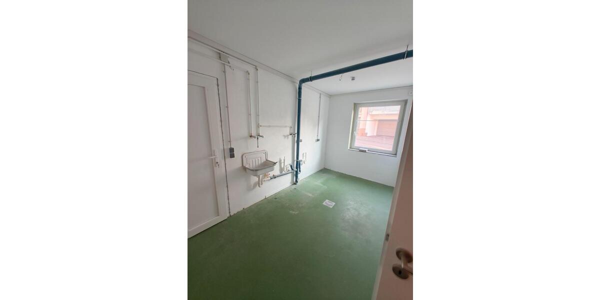 Doppelhaushälfte Schorndorf - 7.5 Zimmer, 182 m&sup2;, 2.550&euro; | Angebot:25795954