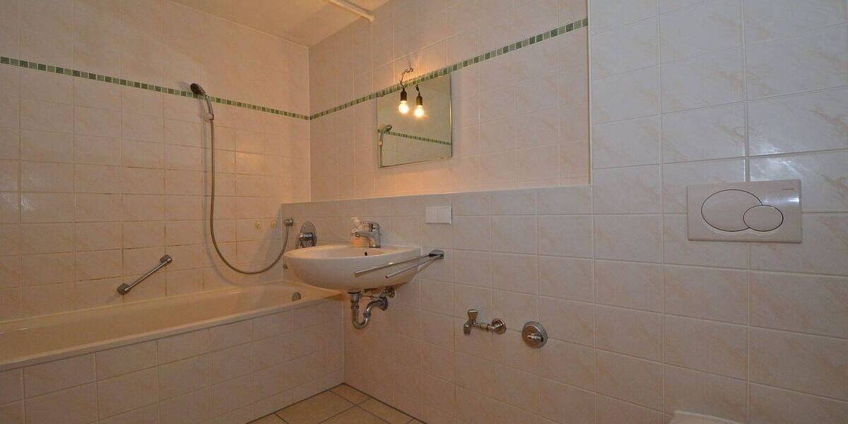 Etagenwohnung Stuttgart Bad Cannstatt - 4 Zimmer, 96 m&sup2;, 1.600&euro; | Angebot:26928758