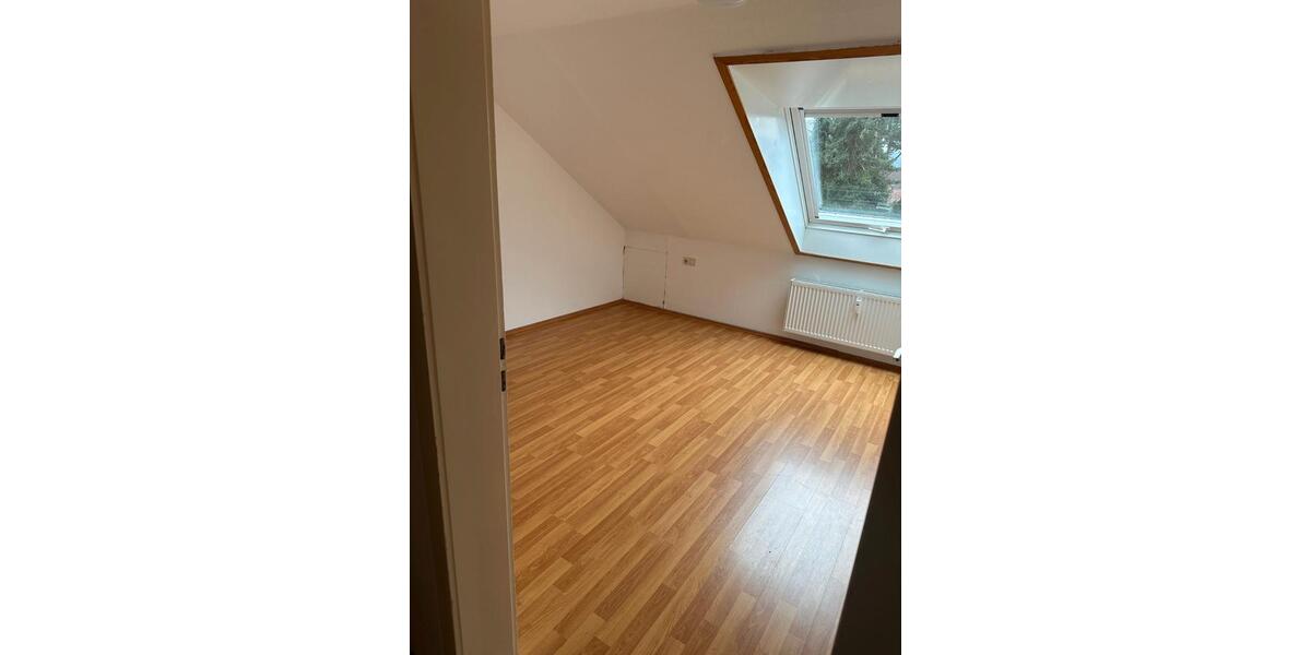Etagenwohnung Sachsenheim - 2 Zimmer, 45 m&sup2;, 500&euro; | Angebot:26226410