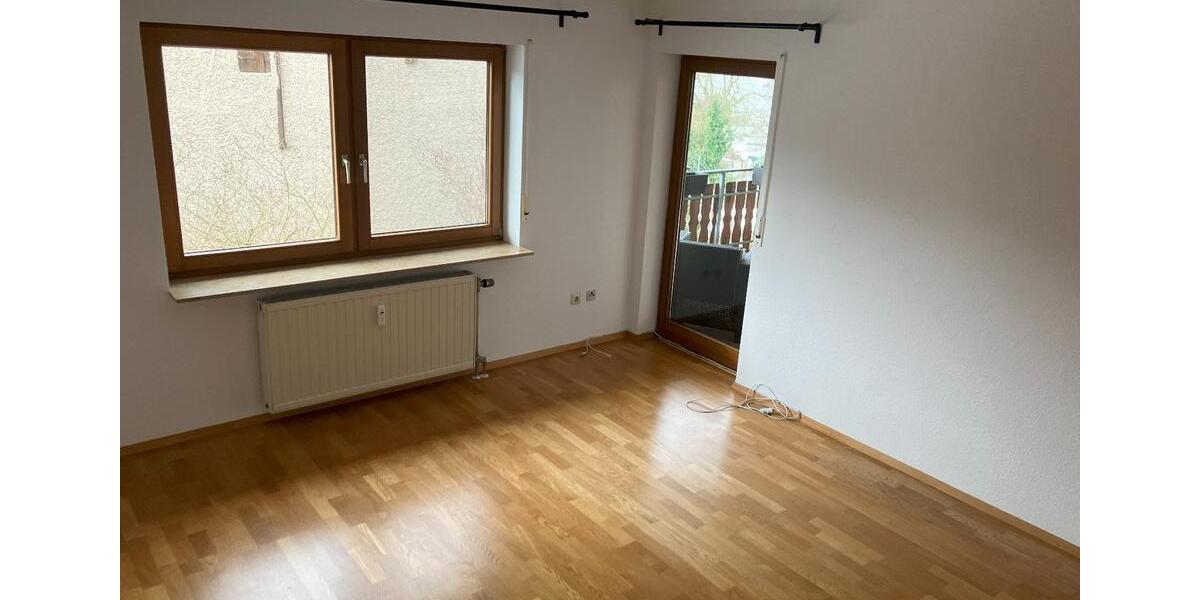 Etagenwohnung Lehrensteinsfeld - 3.5 Zimmer, 99 m&sup2;, 1.000&euro; | Angebot:25964396