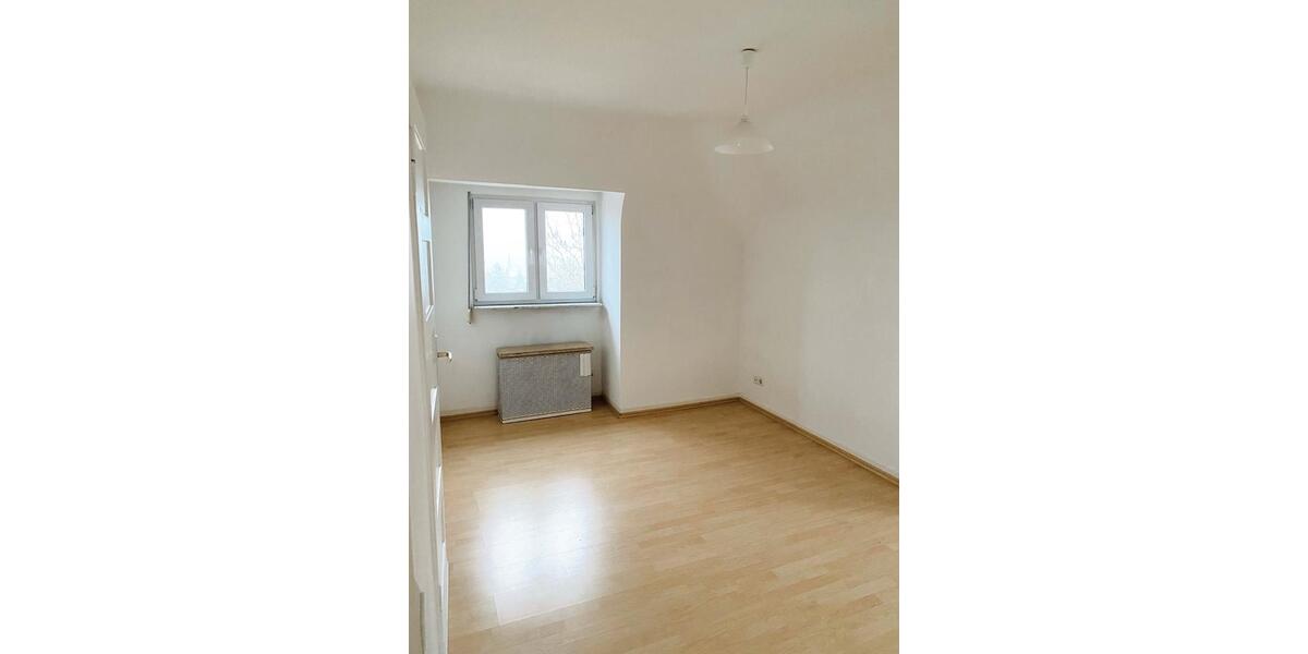 Dachgeschoßwohnung Stuttgart Stuttgart-Nord - 3 Zimmer, 45 m&sup2;, 825&euro; | Angebot:25830023
