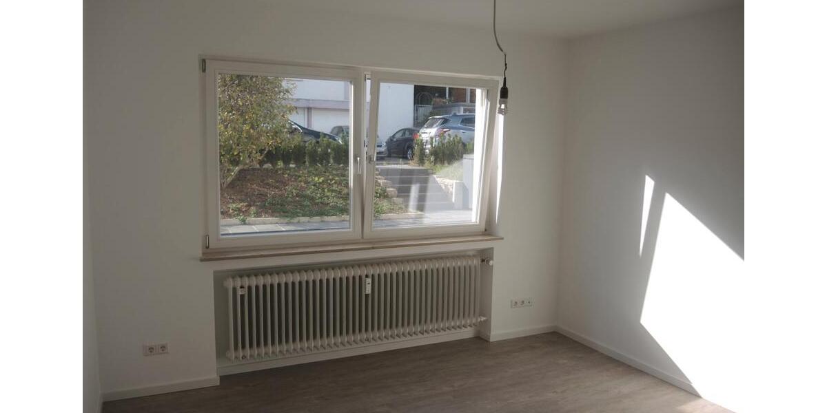 Erdgeschoßwohnung Esslingen am Neckar Brühl - 3.5 Zimmer, 124 m&sup2;, 1.700&euro; | Angebot:27547278