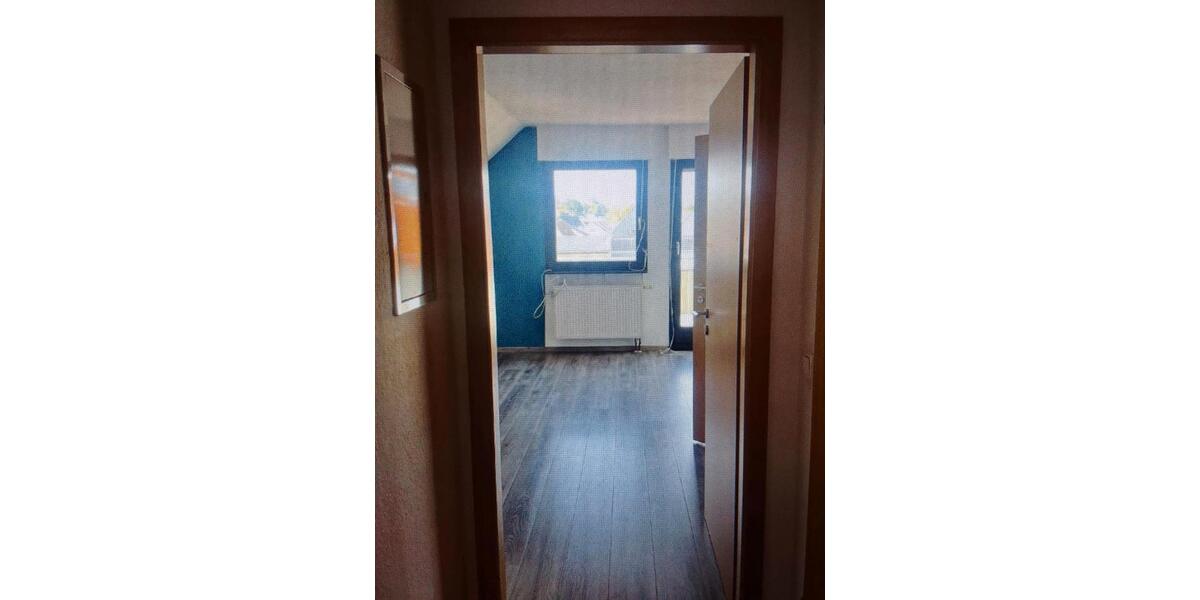 Dachgeschoßwohnung Magstadt - 2.5 Zimmer, 64 m&sup2;, 865&euro; | Angebot:25057496