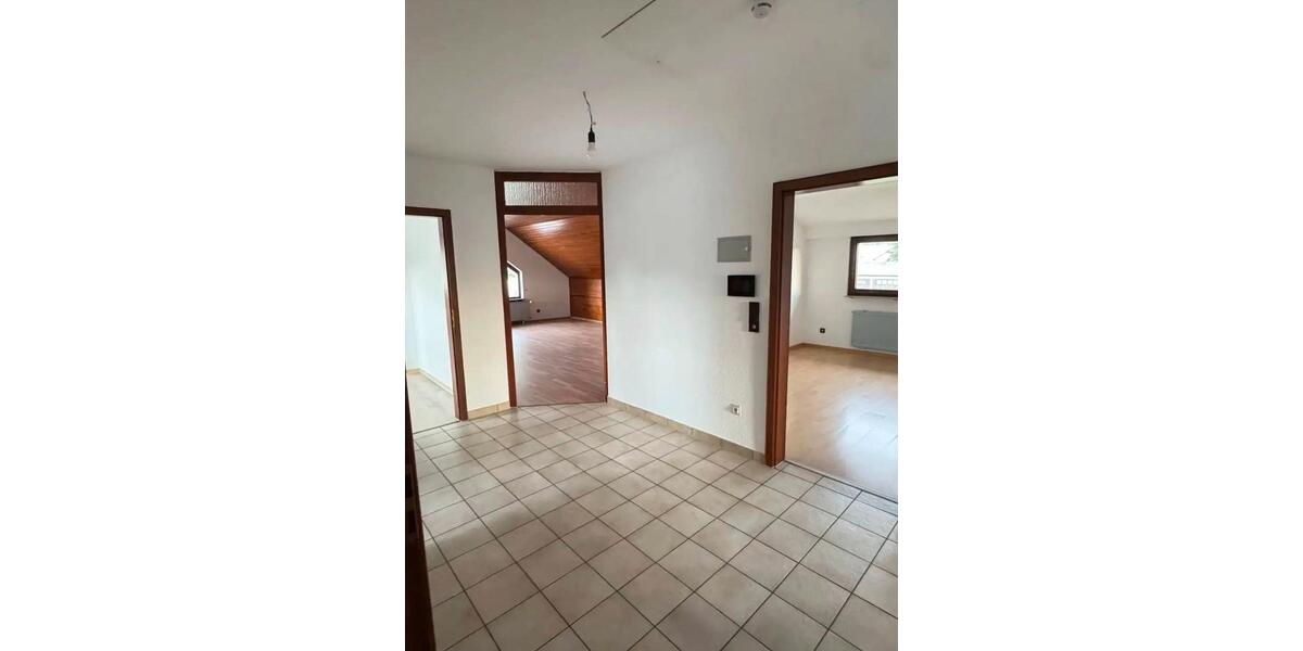 Dachgeschoßwohnung Schorndorf - 3.5 Zimmer, 100 m&sup2;, 1.100&euro; | Angebot:27568184
