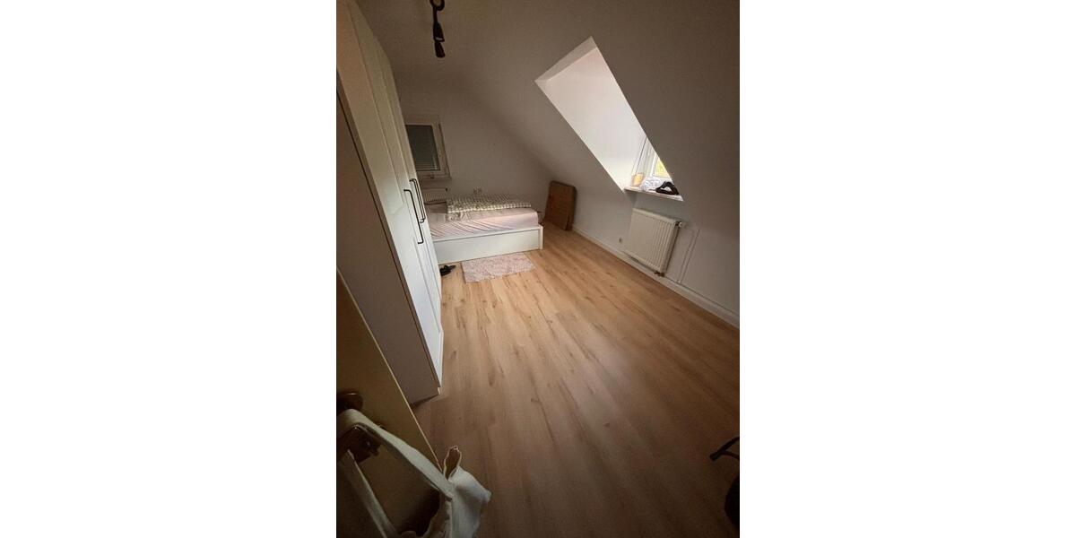 Dachgeschoßwohnung Stuttgart Vaihingen - 3 Zimmer, 47 m&sup2;, 950&euro; | Angebot:26432813