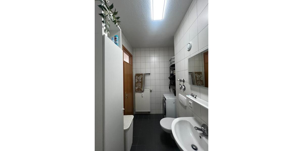 Dachgeschoßwohnung Esslingen am Neckar Hegensberg - 3 Zimmer, 90 m&sup2;, 1.260&euro; | Angebot:27587403