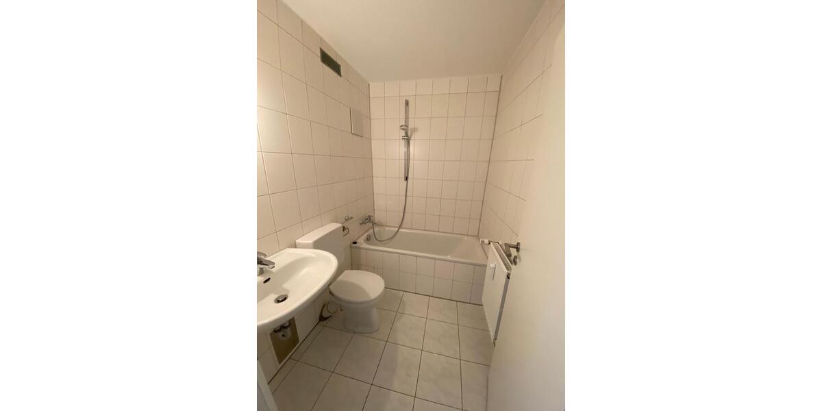 Erdgeschoßwohnung Esslingen am Neckar Oberesslingen - 1 Zimmer, 28 m&sup2;, 394&euro; | Angebot:25883397