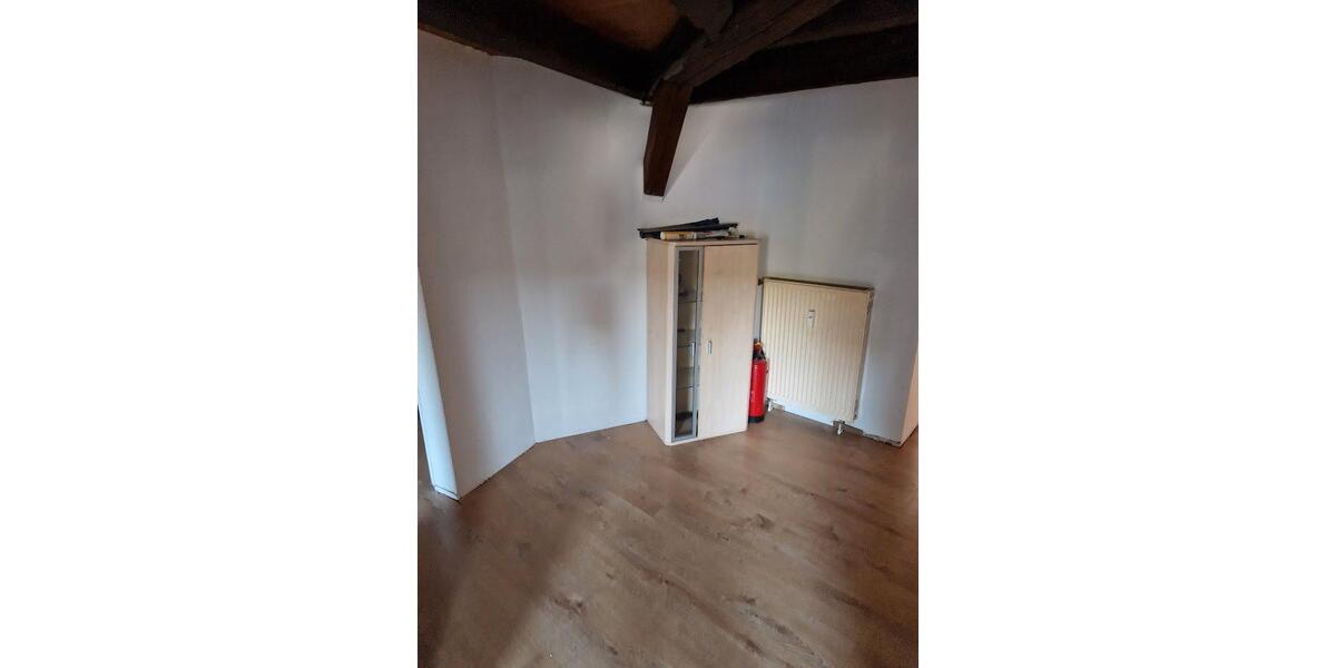 Dachgeschoßwohnung Mundelsheim - 3 Zimmer, 75 m&sup2;, 800&euro; | Angebot:27542670