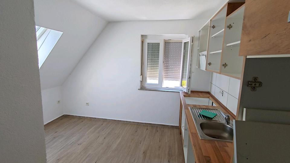Dachgeschoßwohnung Winnenden - 2 Zimmer, 70 m&sup2;, 900&euro; | Angebot:27554305