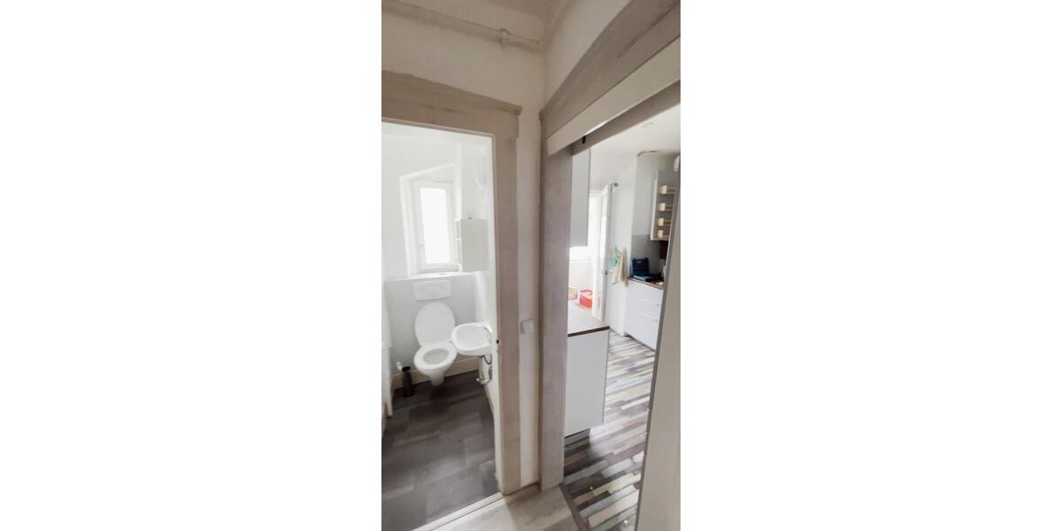 Dachgeschoßwohnung Stuttgart Bad Cannstatt - 3 Zimmer, 65 m&sup2;, 210.000&euro; | Angebot:27168316