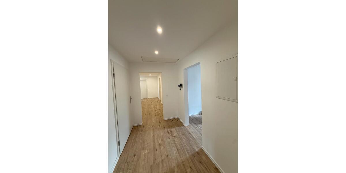 Etagenwohnung Kirchheim am Neckar - 4 Zimmer, 102 m&sup2;, 1.100&euro; | Angebot:27550072