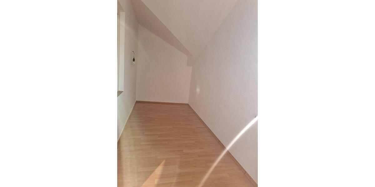 Dachgeschoßwohnung Bietigheim-Bissingen Bissingen - 2.5 Zimmer, 95 m&sup2;, 790&euro; | Angebot:25791216