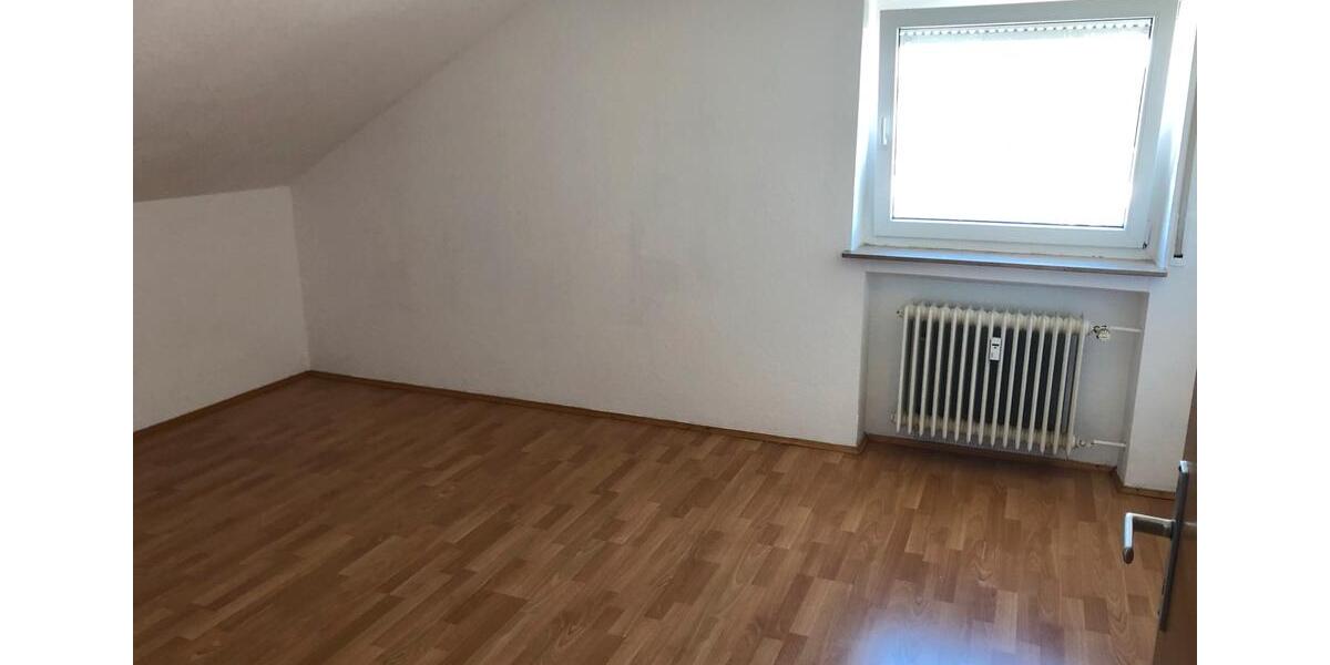 Dachgeschoßwohnung Schorndorf - 2.5 Zimmer, 46 m&sup2;, 600&euro; | Angebot:25168979
