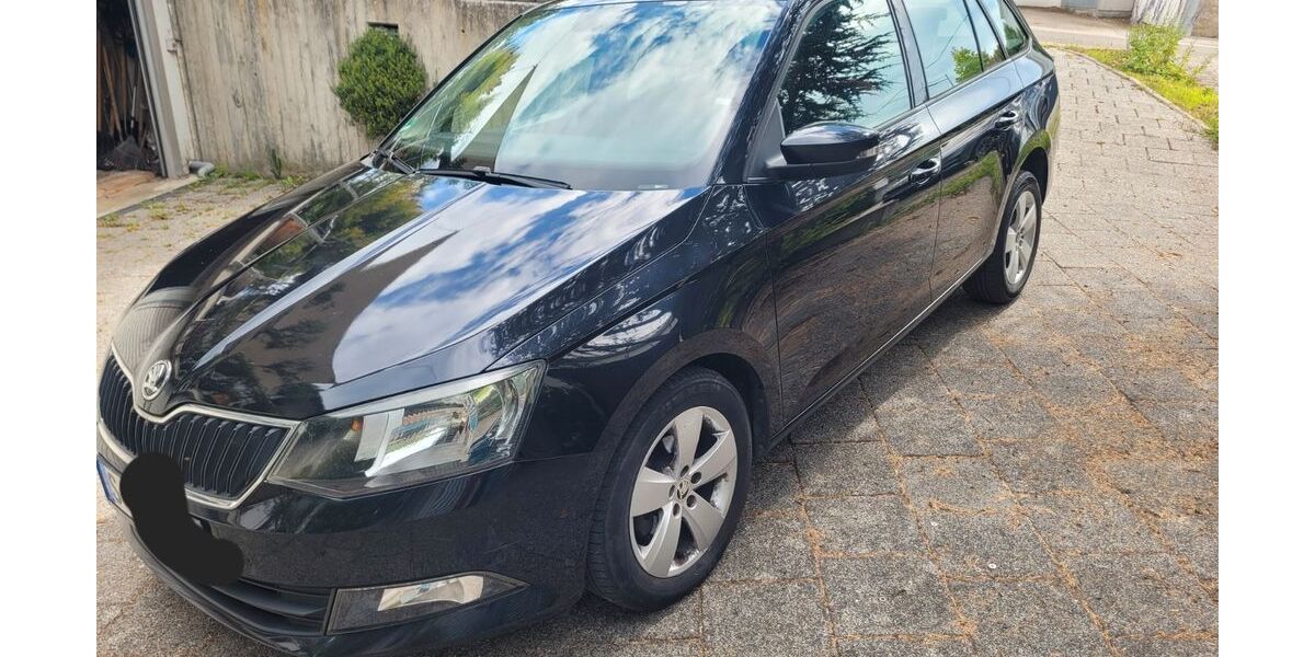 Skoda Fabia 80.000 km 7.900 &euro; Stuttgart 70184