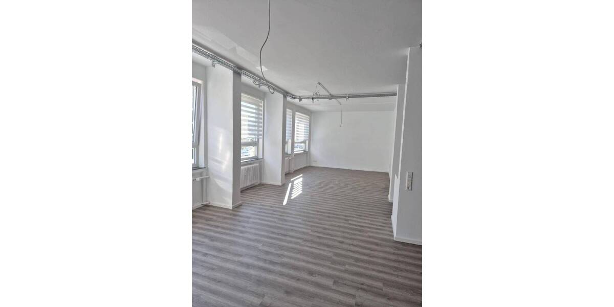 Gewerbeobjekt Stuttgart Ost - 3 Zimmer, 1.800&euro; | Angebot:26472842