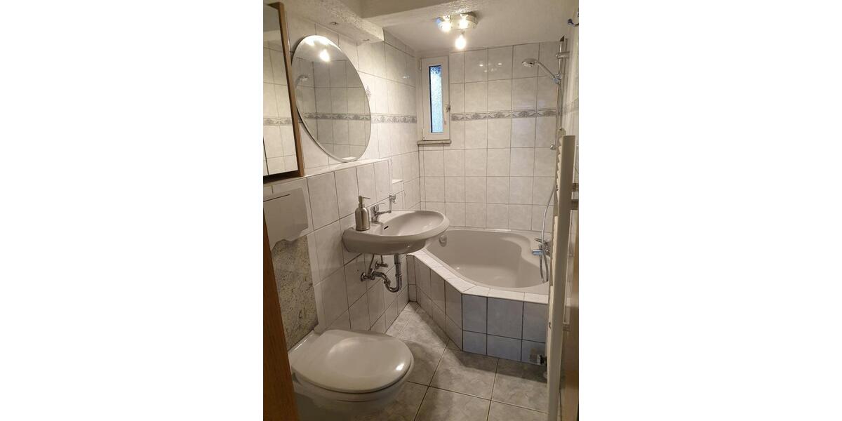 Doppelhaushälfte Brackenheim - 4 Zimmer, 148 m&sup2;, 310.000&euro; | Angebot:27202309
