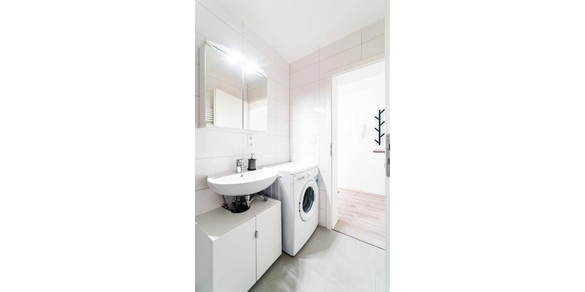 Etagenwohnung Stuttgart Luginsland - 1 Zimmer, 32 m&sup2;, 1.200&euro; | Angebot:25840397