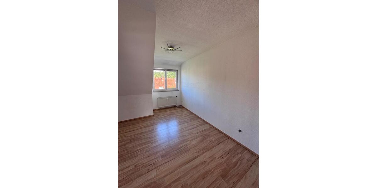 Dachgeschoßwohnung Schorndorf - 4 Zimmer, 80 m&sup2;, 255.000&euro; | Angebot:26620596