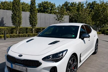 Kia Stinger 74.000 km 26.800 &euro; Kornwestheim 70806