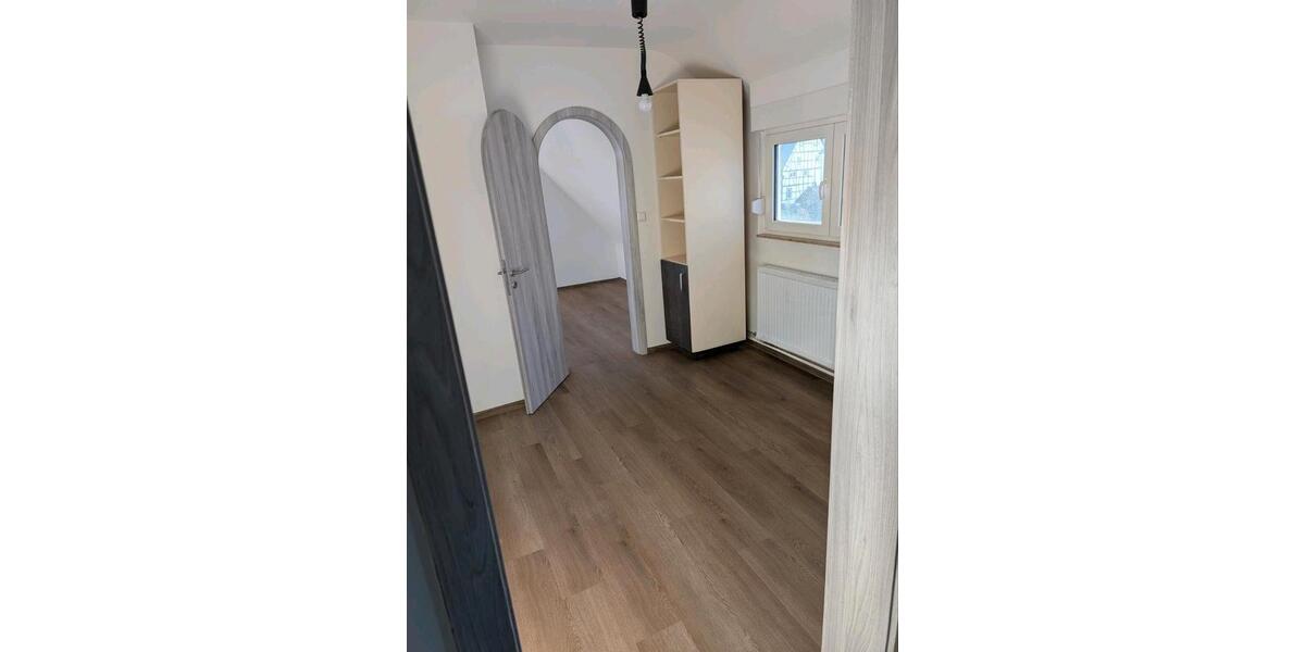 Dachgeschoßwohnung Unterensingen - 4.5 Zimmer, 110 m&sup2;, 1.350&euro; | Angebot:25924889