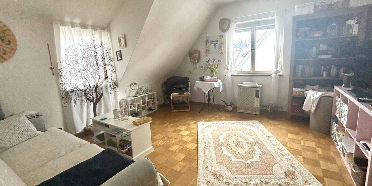 Mehrfamilienhaus, Wohnhaus Stuttgart Feuerbach - 8 Zimmer, 202 m&sup2;, 789.000&euro; | Angebot:26433270