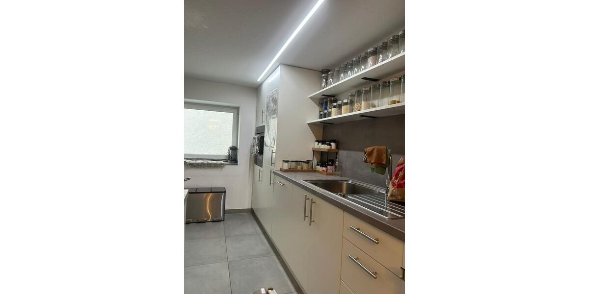 Etagenwohnung Brackenheim - 6 Zimmer, 140 m&sup2;, 1.450&euro; | Angebot:27564674