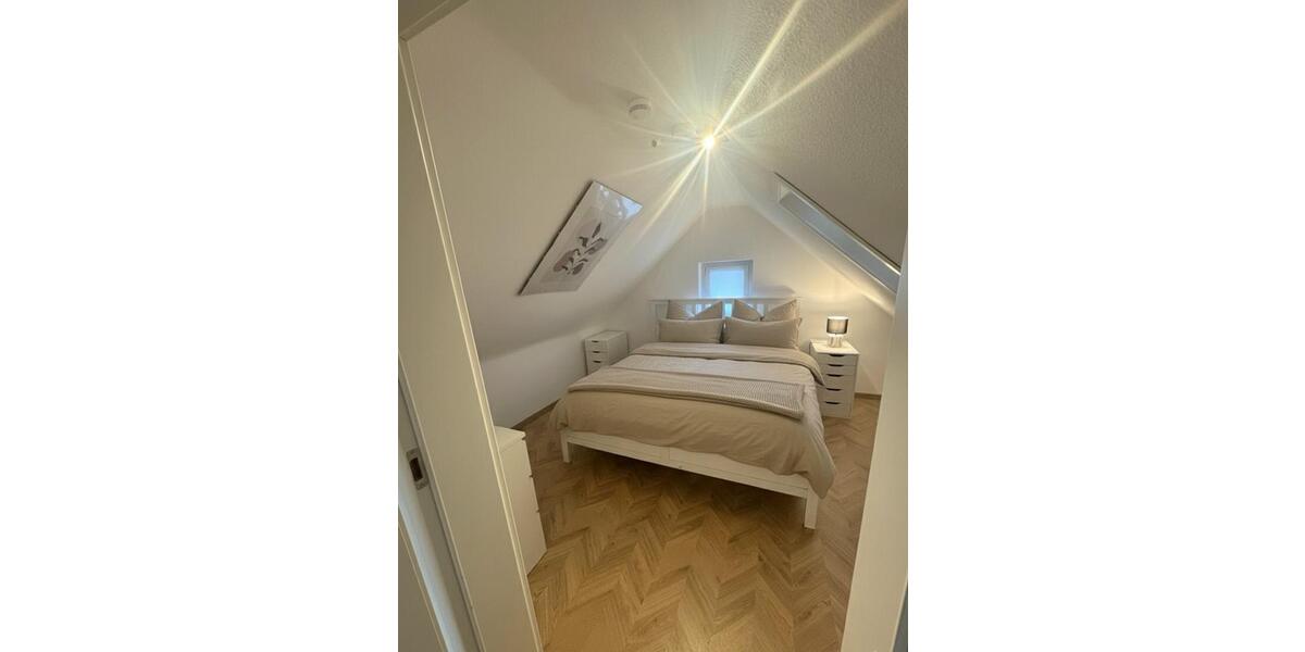 Dachgeschoßwohnung Stuttgart Stuttgart-West - 2 Zimmer, 42 m&sup2;, 990&euro; | Angebot:25624891