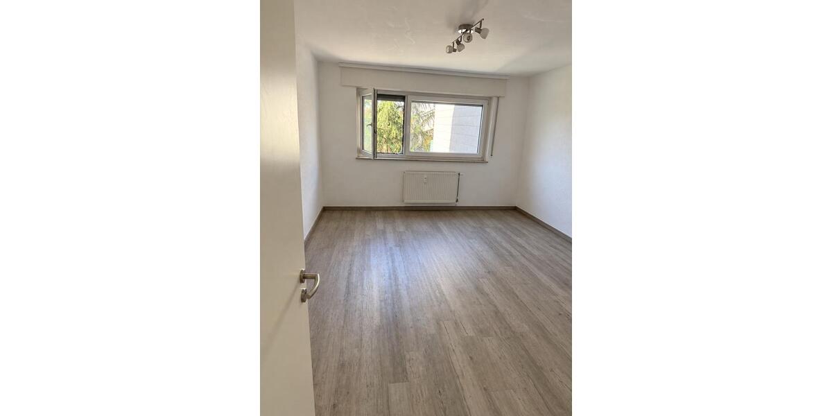 Etagenwohnung Asperg - 2.5 Zimmer, 67 m&sup2;, 900&euro; | Angebot:27574756