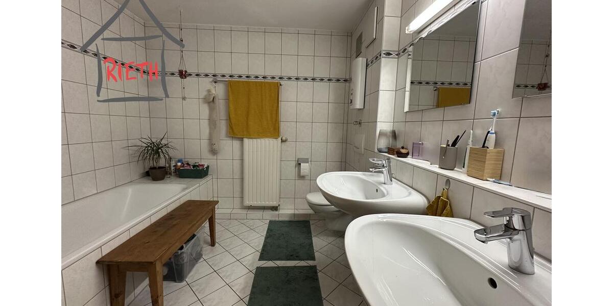 Dachgeschoßwohnung Marbach am Neckar - 3.5 Zimmer, 89 m&sup2;, 995&euro; | Angebot:25375422