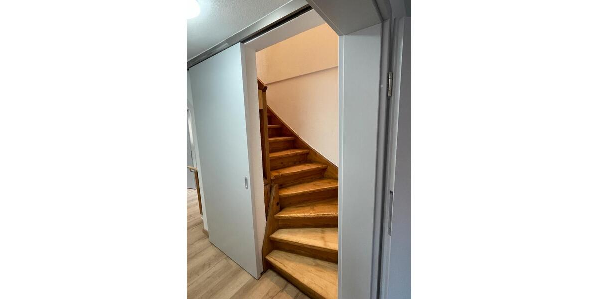 Etagenwohnung Weinstadt - 4 Zimmer, 80 m&sup2;, 1.450&euro; | Angebot:25569297