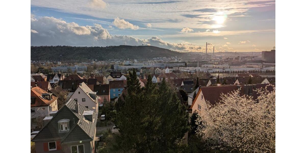 Dachgeschoßwohnung Stuttgart Luginsland - 4.5 Zimmer, 129 m&sup2;, 1.800&euro; | Angebot:25539472