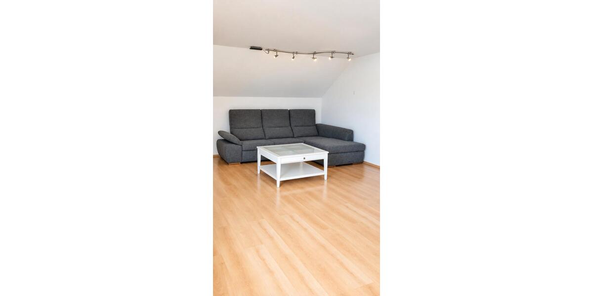 Dachgeschoßwohnung Ludwigsburg Hoheneck - 2 Zimmer, 64 m&sup2;, 830&euro; | Angebot:27584444