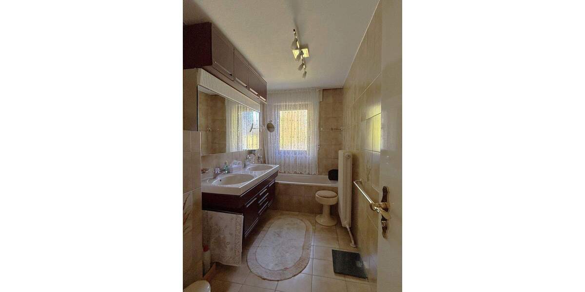 Einfamilienhaus Böblingen - 6 Zimmer, 196 m&sup2;, 895.000&euro; | Angebot:25733305