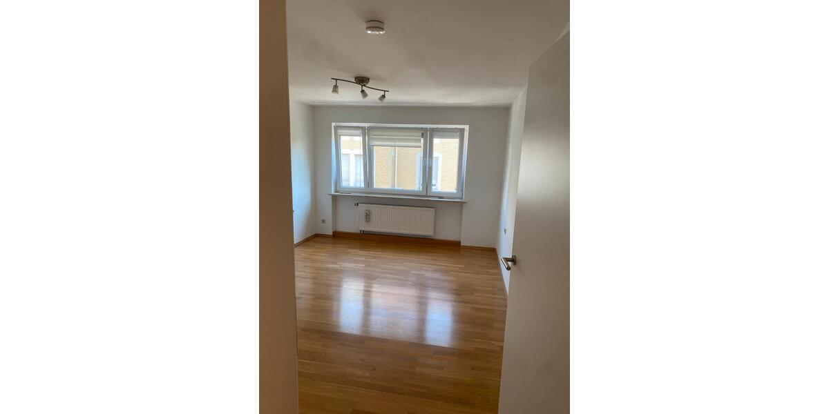 Etagenwohnung Stuttgart Bad Cannstatt - 3 Zimmer, 76 m&sup2;, 1.200&euro; | Angebot:27596051